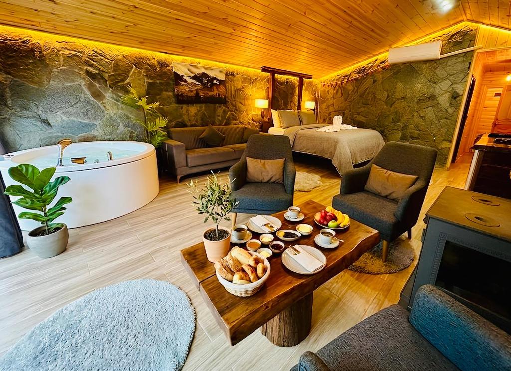 Superior Bungalow jakuzili yaşam alanı
